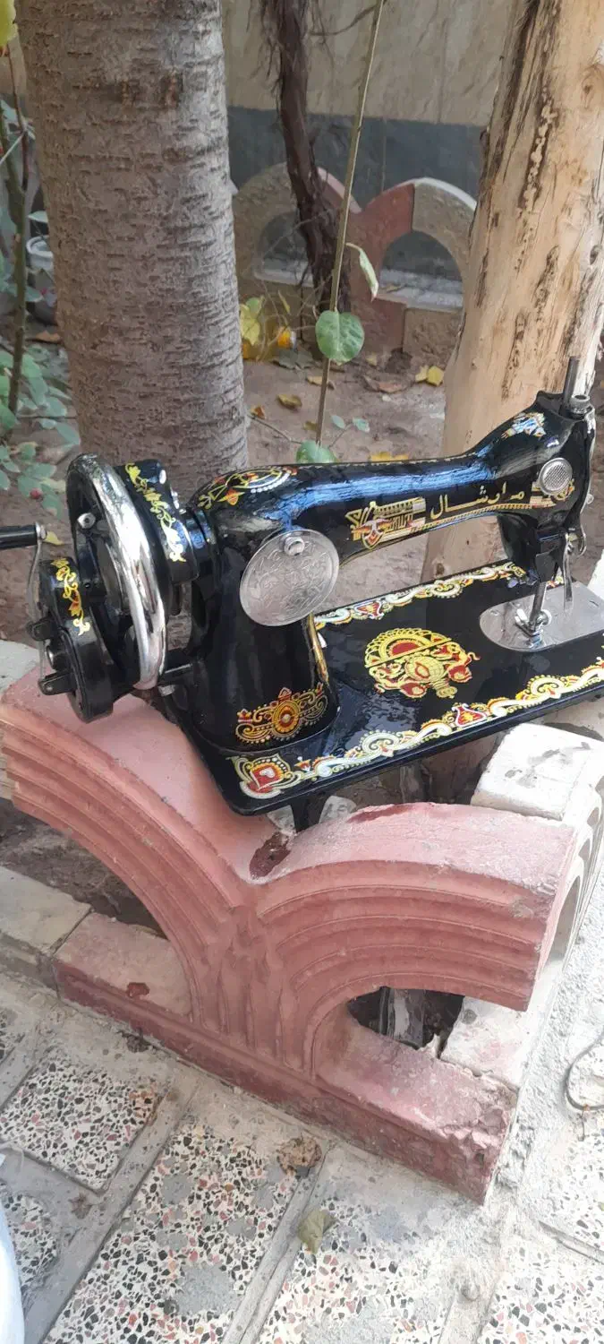 چرخ خیاطی قدیمی دوشیرنشان|چرخ خیاطی و ریسندگی|ابهر, |دیوار