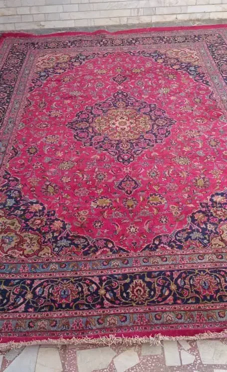 ۲ تا فرش دستبافت و ۲ ماشینی|فرش|گنبد کاووس, |دیوار