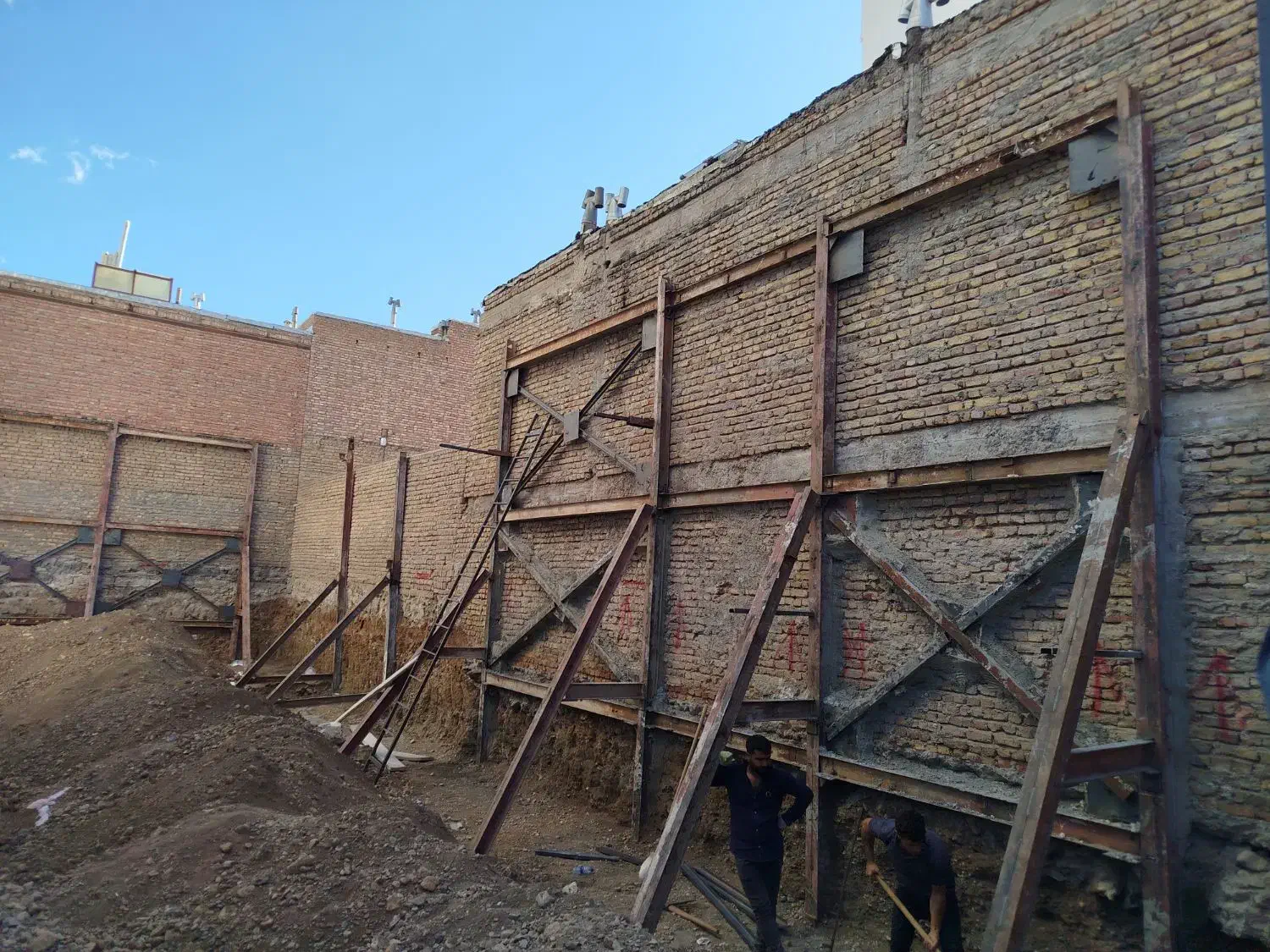 جوشکاری و اسکلت بندی ساختمان|خدمات پیشه و مهارت|ماکو, |دیوار