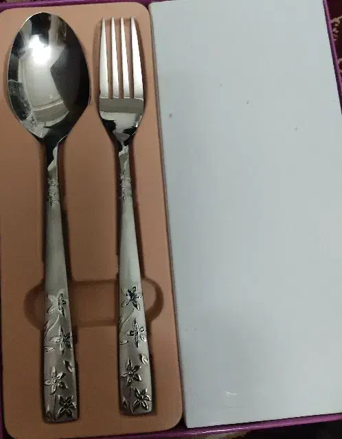 سرویس ۱۸ تایی قاشق چنگال عروس|ظروف سرو و پذیرایی|بروجرد, |دیوار