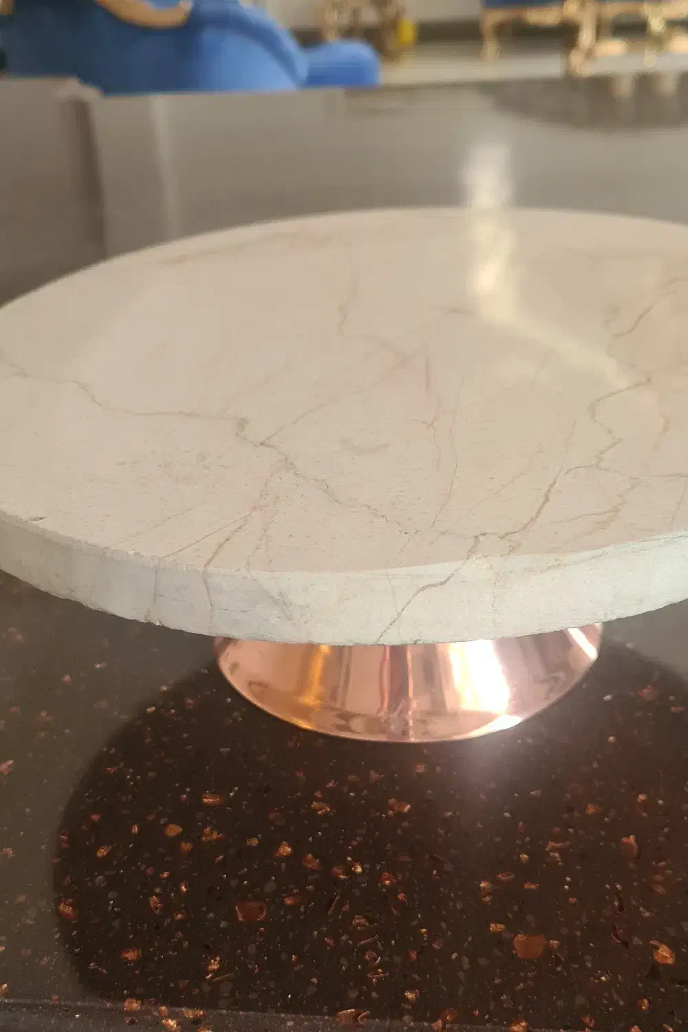 پایه استند سنگی با پایه فلزی و رز گلد|ظروف سرو و پذیرایی|تهران, زعفرانیه|دیوار