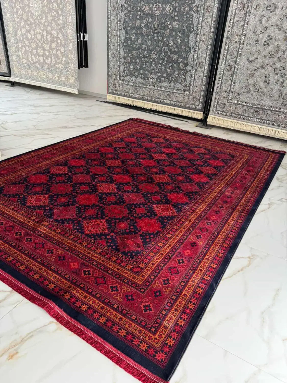 فرش قرمز لاکی|فرش|دزفول, |دیوار