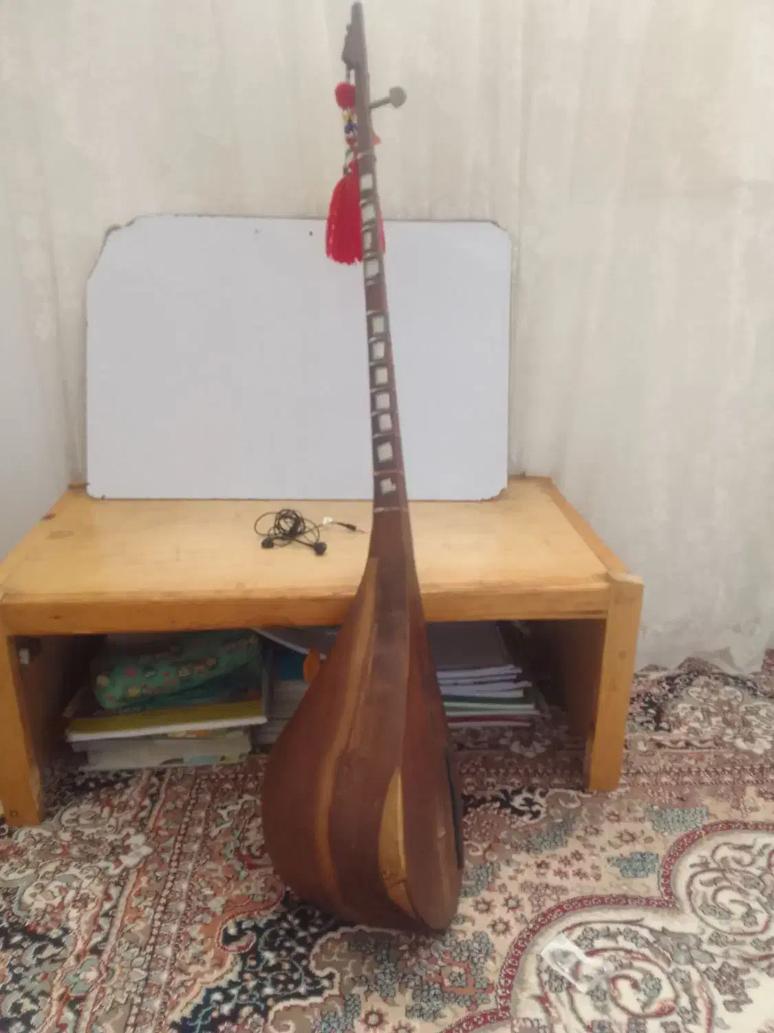 دوتار قدیمی خوش صدا|سازهای سنتی|شیروان (خراسان), |دیوار