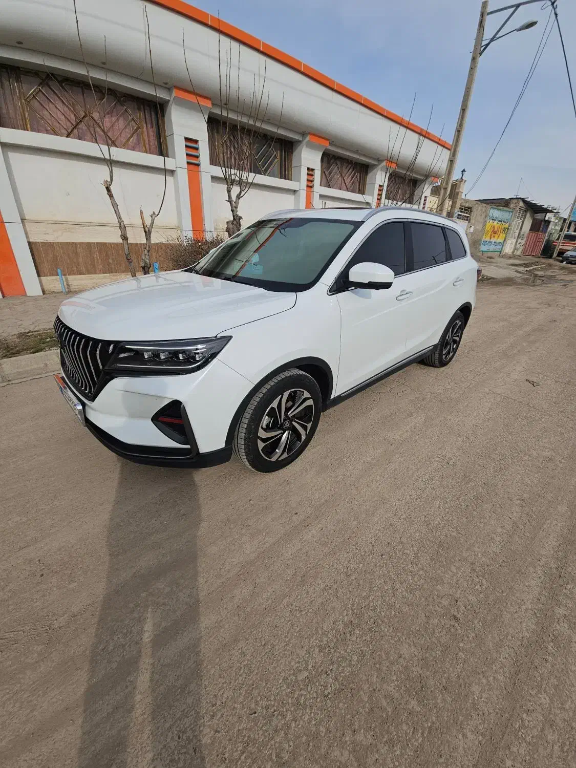 تیارا هفت نفره مدل آخر 1401 فقط فروش نقدی|خودرو سواری و وانت|مشهد, سرافرازان|دیوار