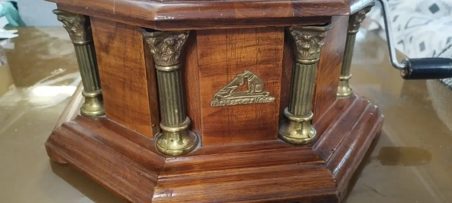 صوتی|کلکسیون اشیاء عتیقه|ملایر, |دیوار