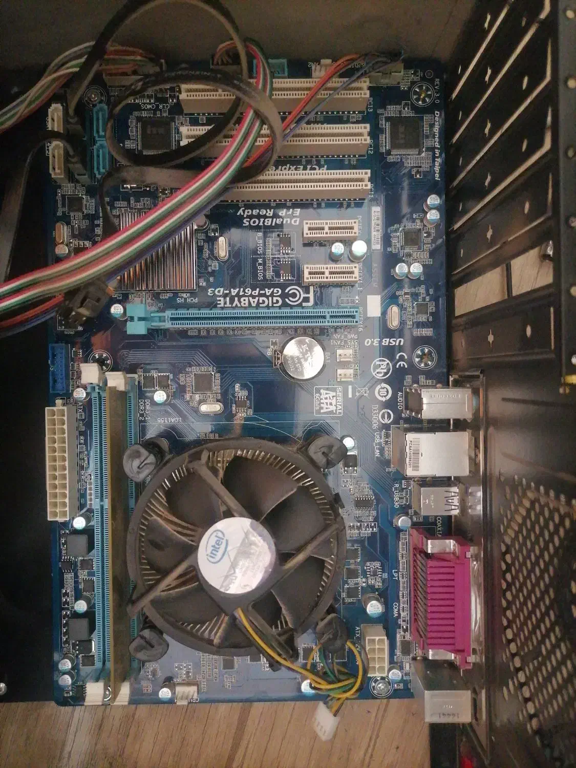 مانیتور led hp باندل p61با رم۴ پاور گرین۳۸۰ و روتر|قطعات و لوازم جانبی رایانه|اصفهان, مولوی|دیوار