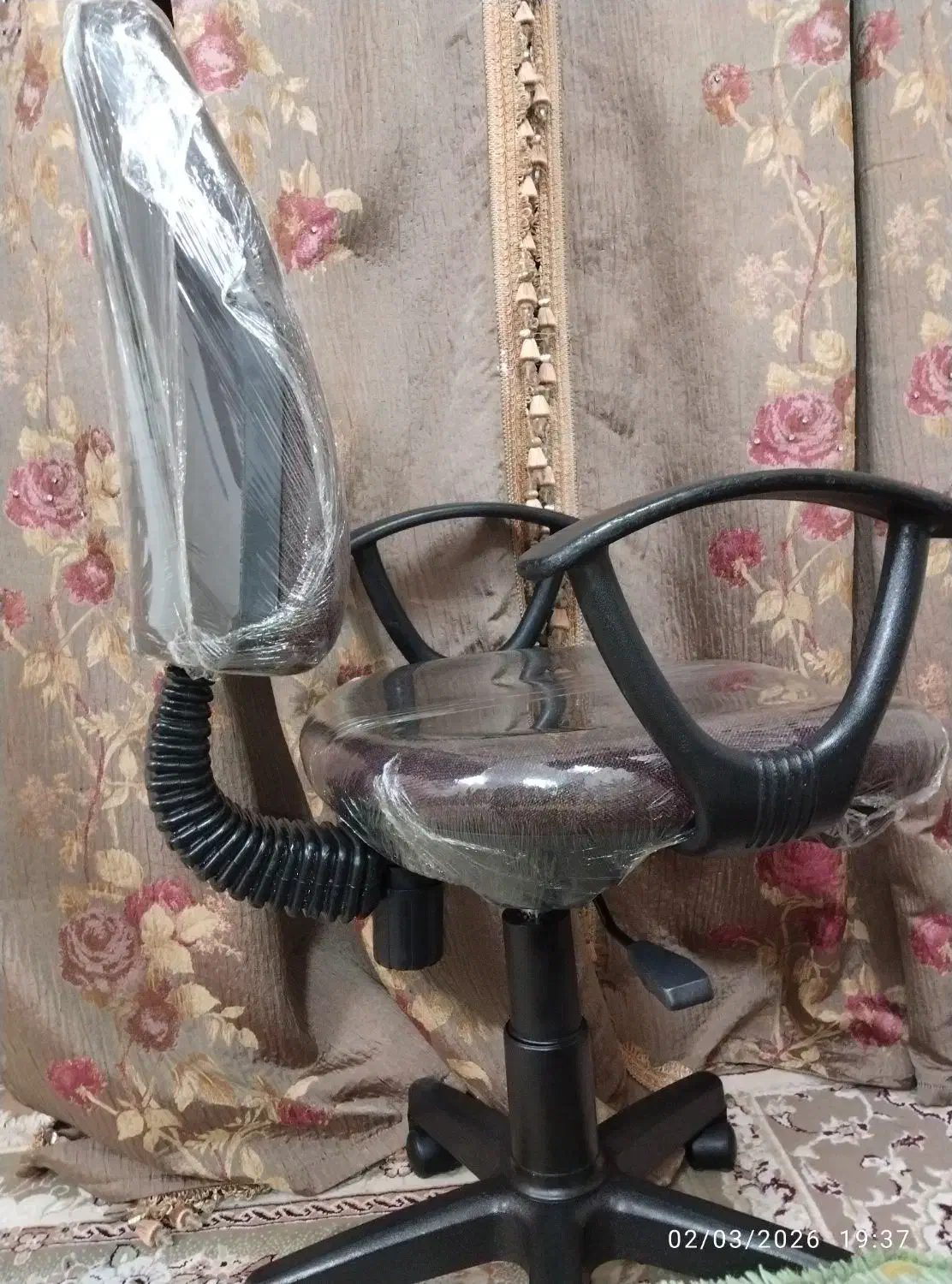 صندلی|صندلی و نیمکت|تربت‌حیدریه, پایانه مسافربری تربت حیدریه|دیوار