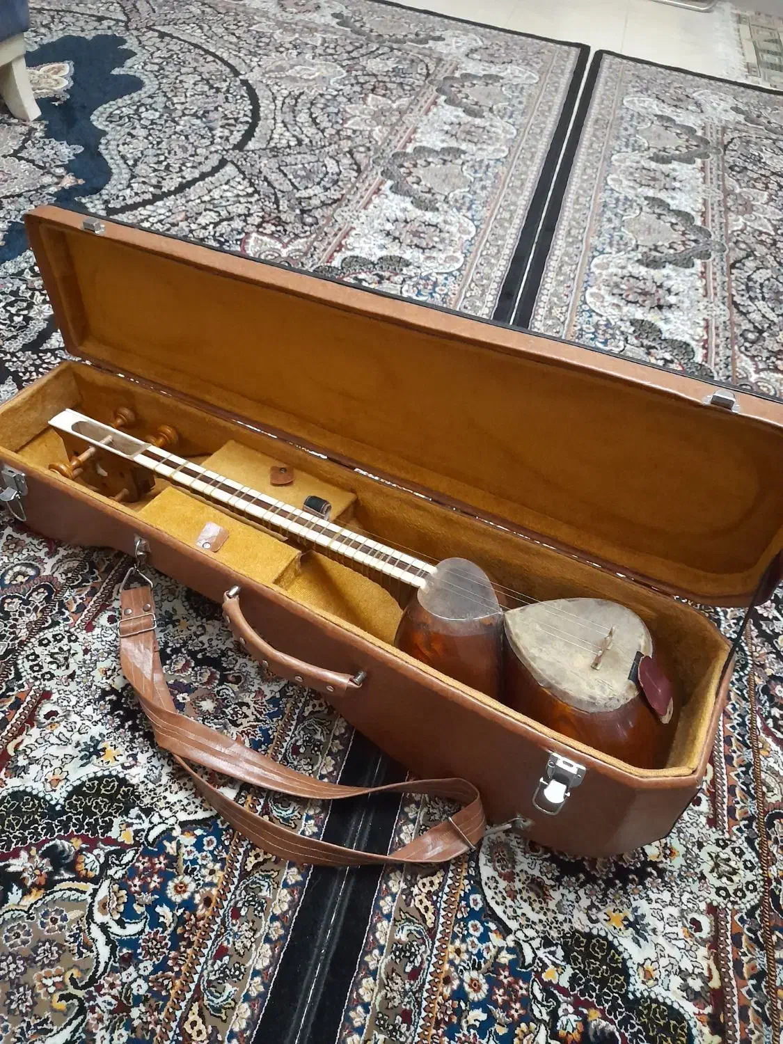 تار|سازهای سنتی|مشکین‌دشت, |دیوار