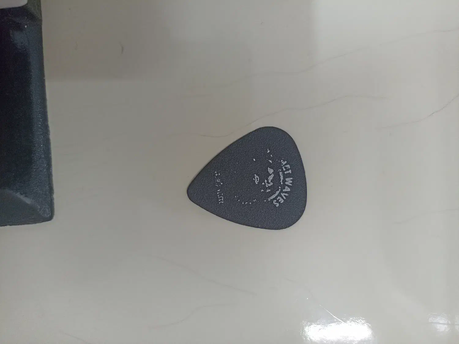 گیتار دیاموند|گیتار، بیس، امپلیفایر|خوی, |دیوار