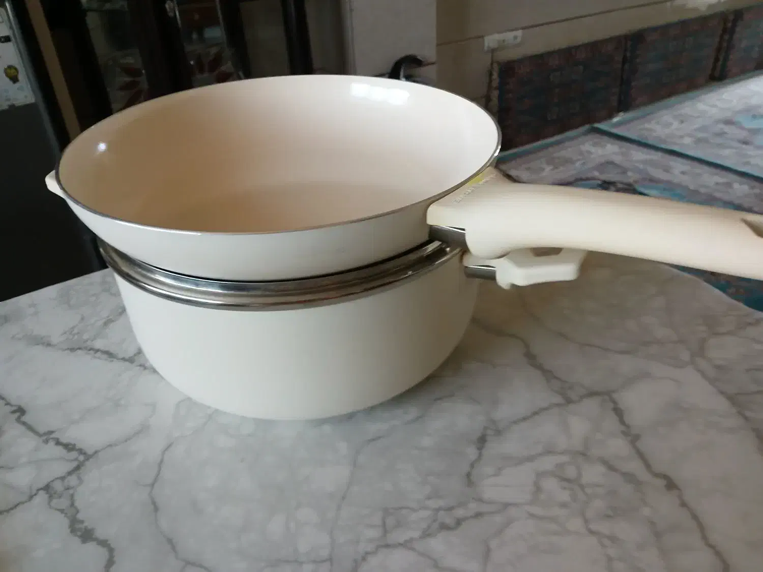 یک عدد قابلمه ویک عددتابه|ظروف پخت‌وپز|سمنان, |دیوار