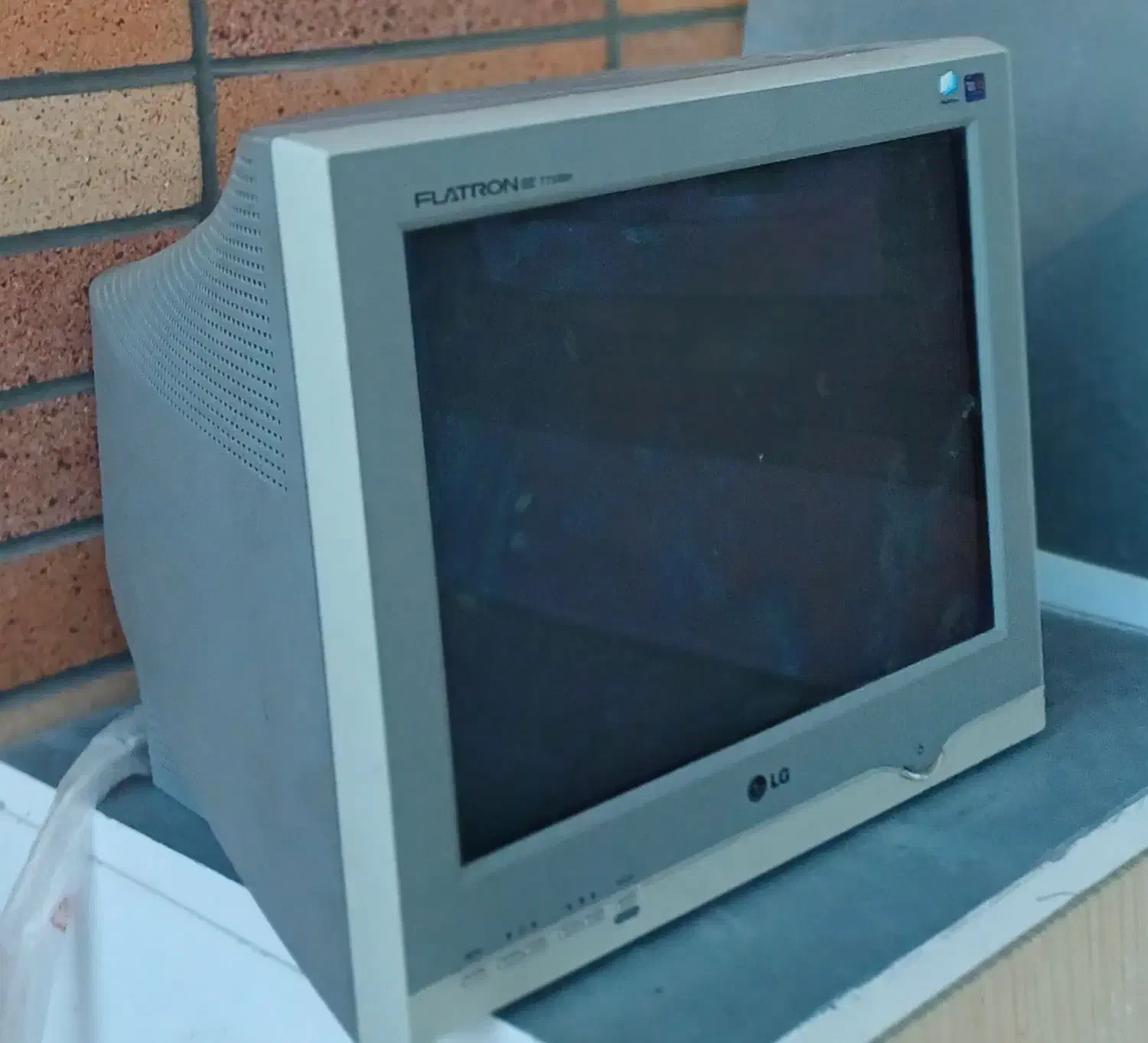 مانیتور ال جی|قطعات و لوازم جانبی رایانه|سمیرم, |دیوار