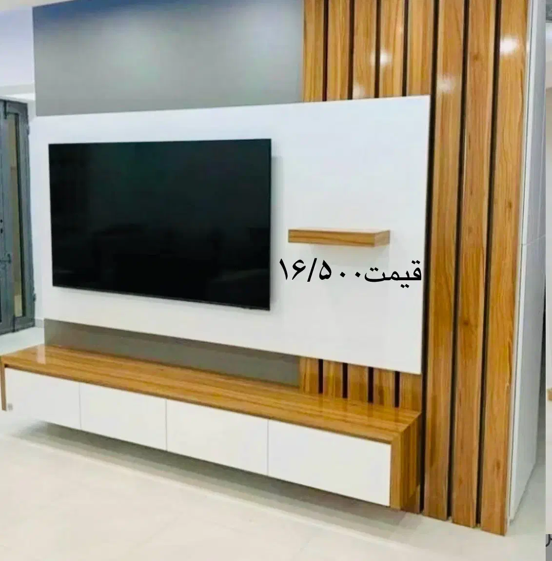 تولید کننده و مجری تیوی وال در‌ پرند|میز تلویزیون|پرند, فاز ۶|دیوار