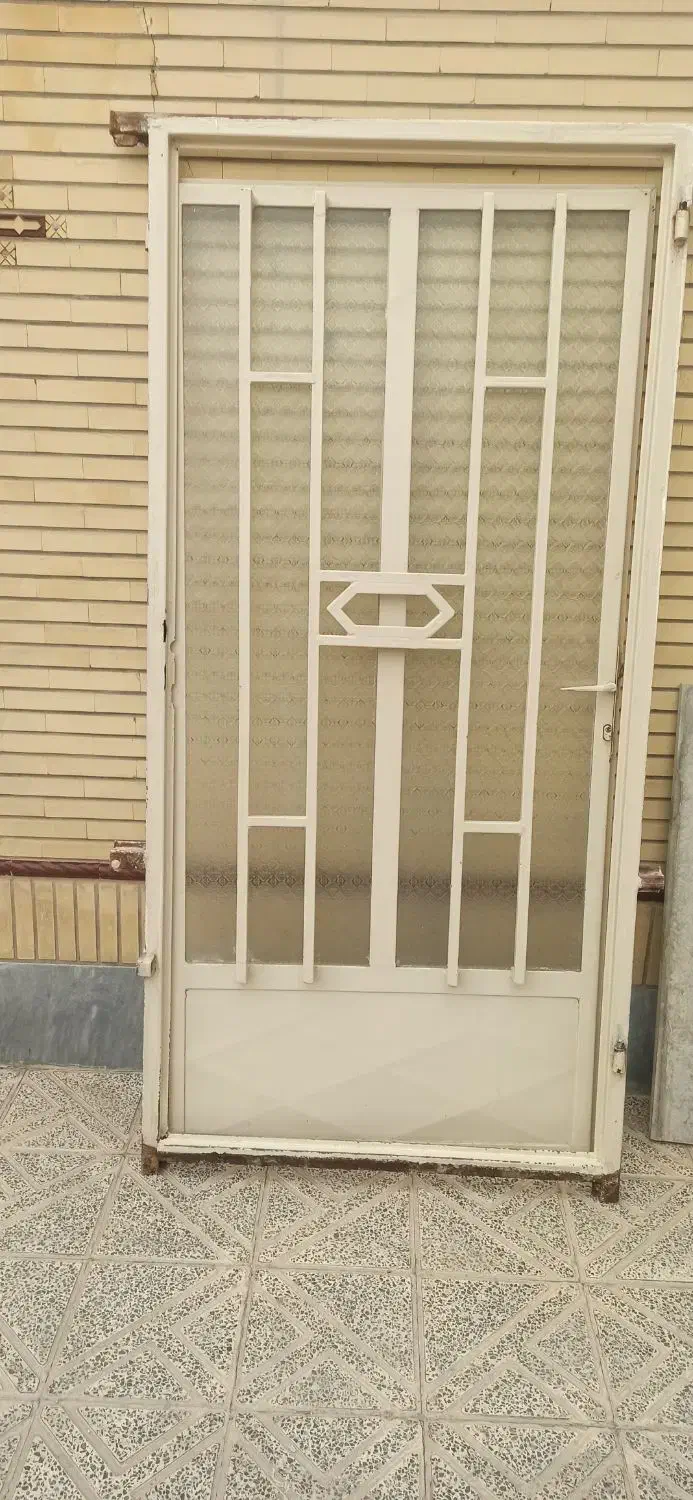 درب آهنی|مصالح و تجهیزات ساختمان|فلاورجان, |دیوار