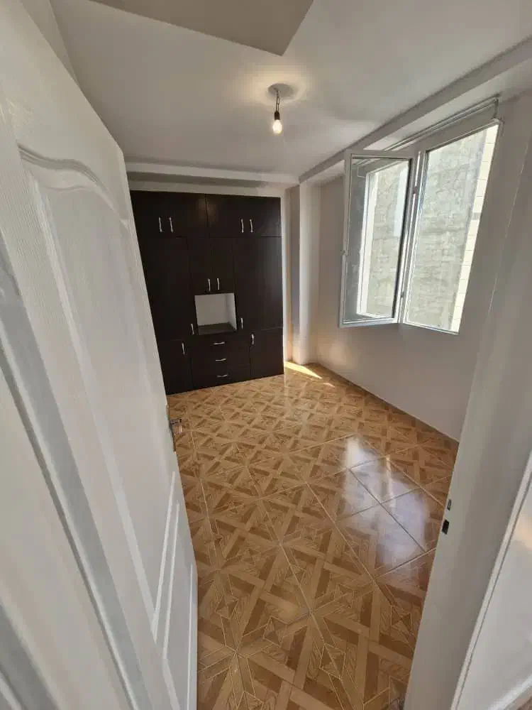 ۵۵ متری  با آسانسور *تخلیه*