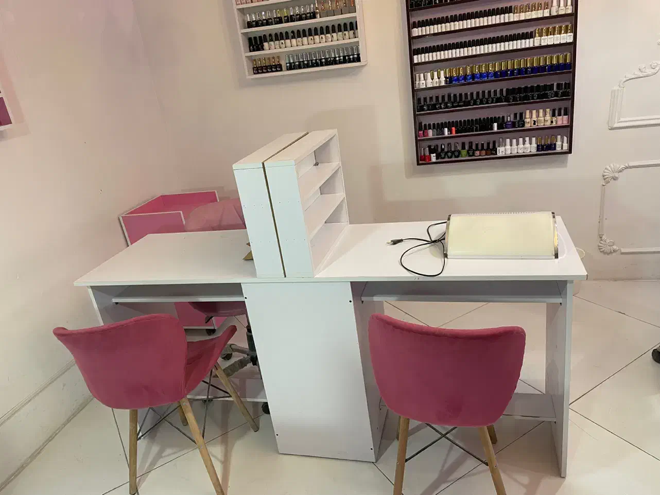 میز ناخن دونفره در حد نو|آرایشگاه و سالنهای زیبایی|کرمان, |دیوار