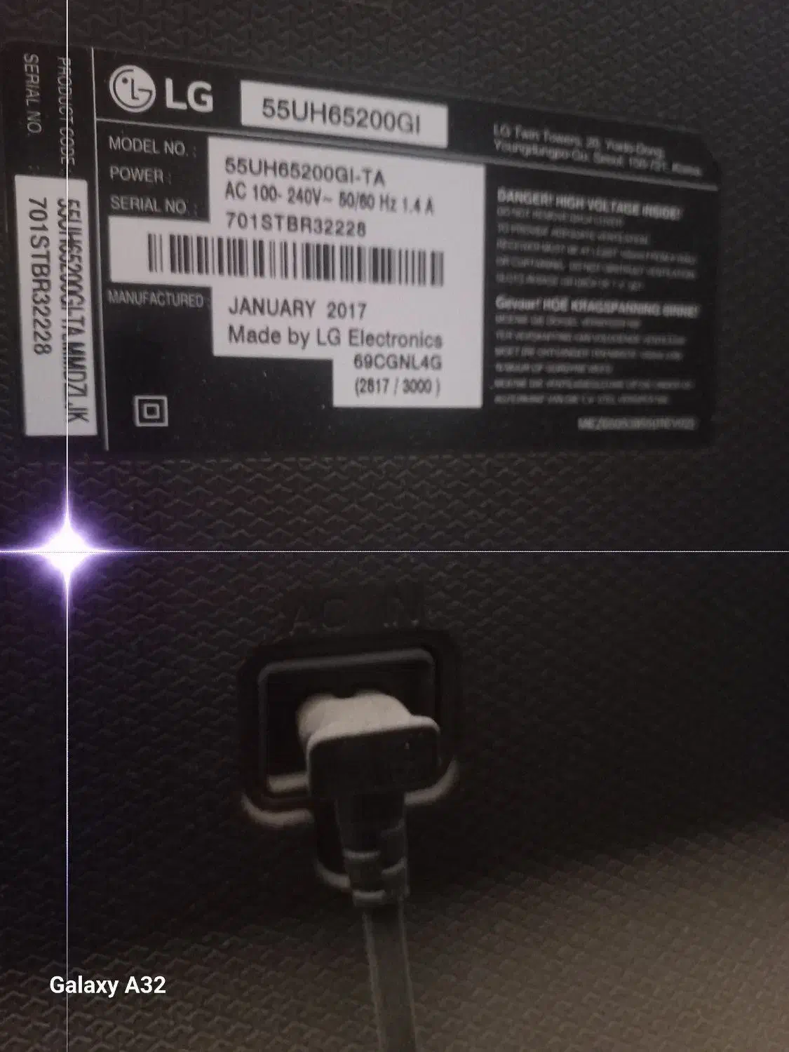 TV ال جی ۵۵ اینچ فول اصلی بعلاوه میز|تلویزیون و پروژکتور|مشهد, فرهنگیان (شهرک غرب)|دیوار