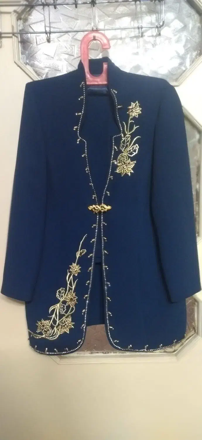 کت و دامن مجلسی|لباس|قرچک, پارک جنگلی|دیوار