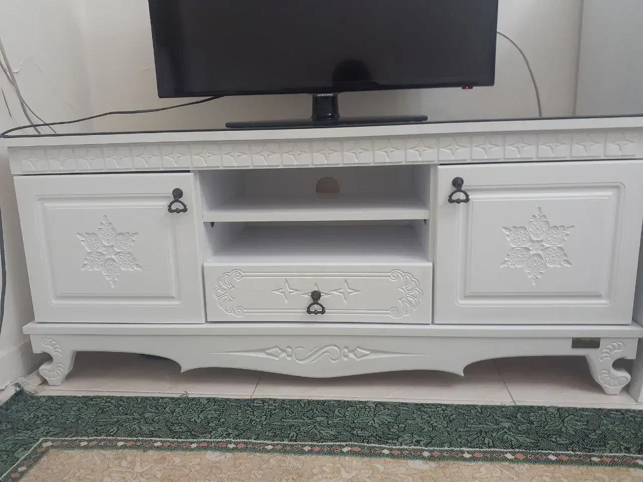 میز تلوزیون سفید شرکتی|میز تلویزیون|تهران, باغ فیض|دیوار