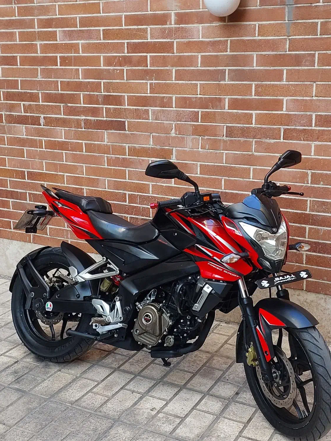 ns200.ان اس ۲۰۰.ns95|موتورسیکلت|ری, جوانمرد قصاب|دیوار