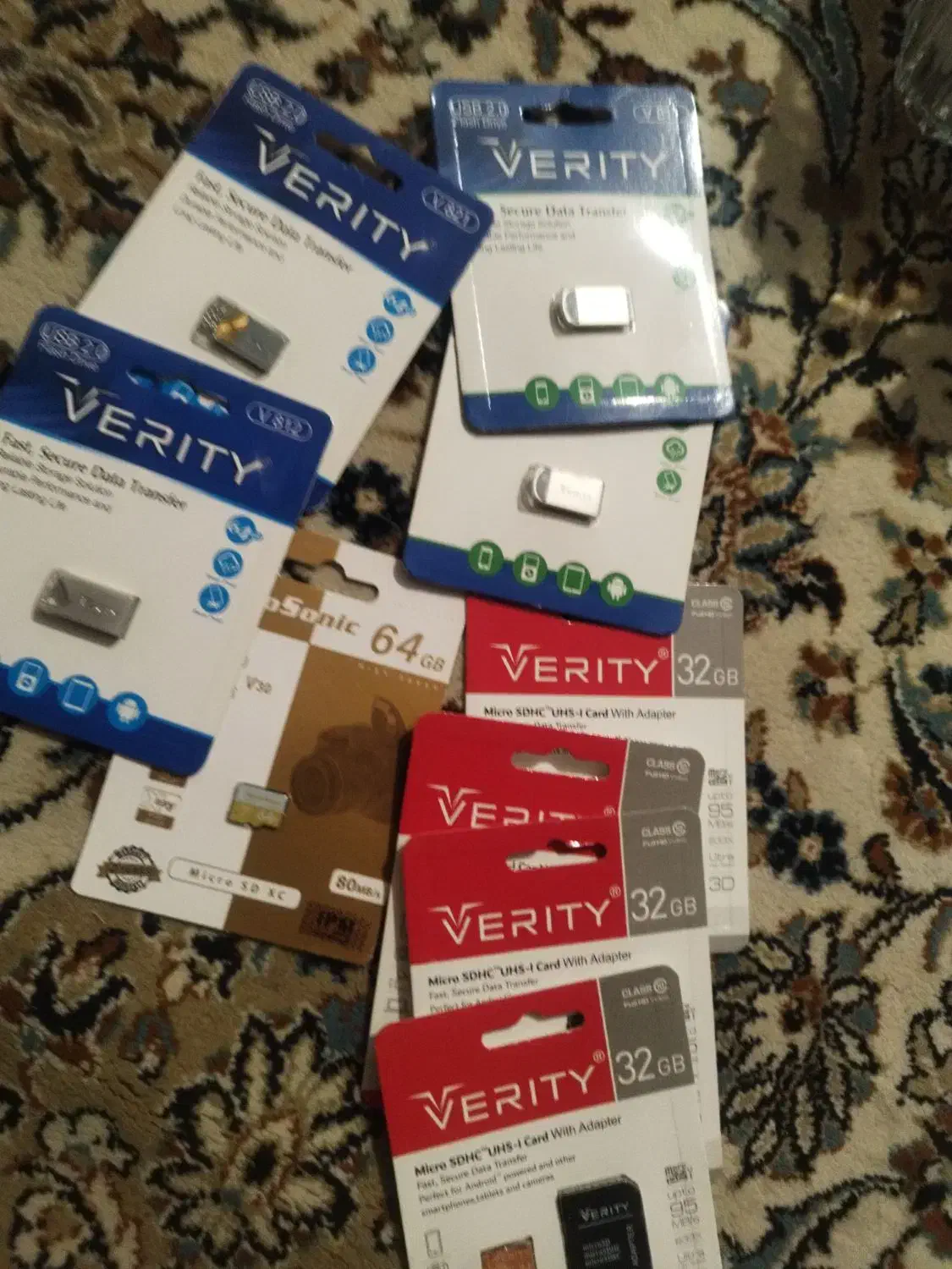 چند عدد فلش و رم با گارانتی مادام زیر فی بازار|قطعات و لوازم جانبی رایانه|کرج, جهانشهر|دیوار