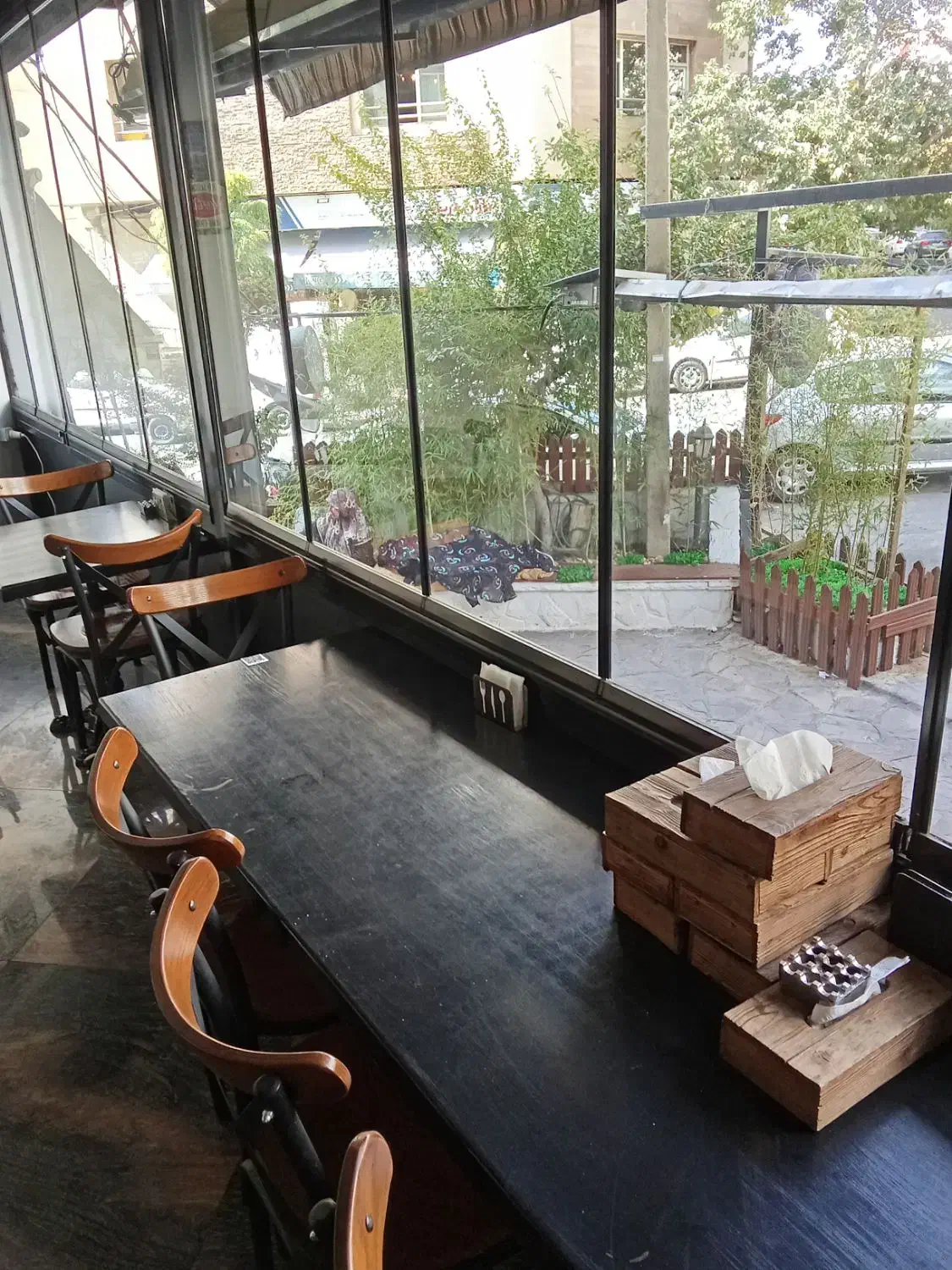 نیازمند کارگر ساده در کافه رستوران وصندق دار خانوم|استخدام خدمات فروشگاه و رستوران|تهران, درختی|دیوار