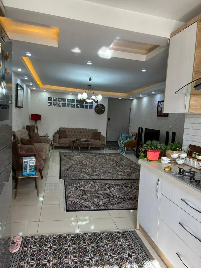 آپارتمان ۱۰۰ متری شقایق غربی روبه افتاب|اجارهٔ آپارتمان|کرج, گلشهر|دیوار