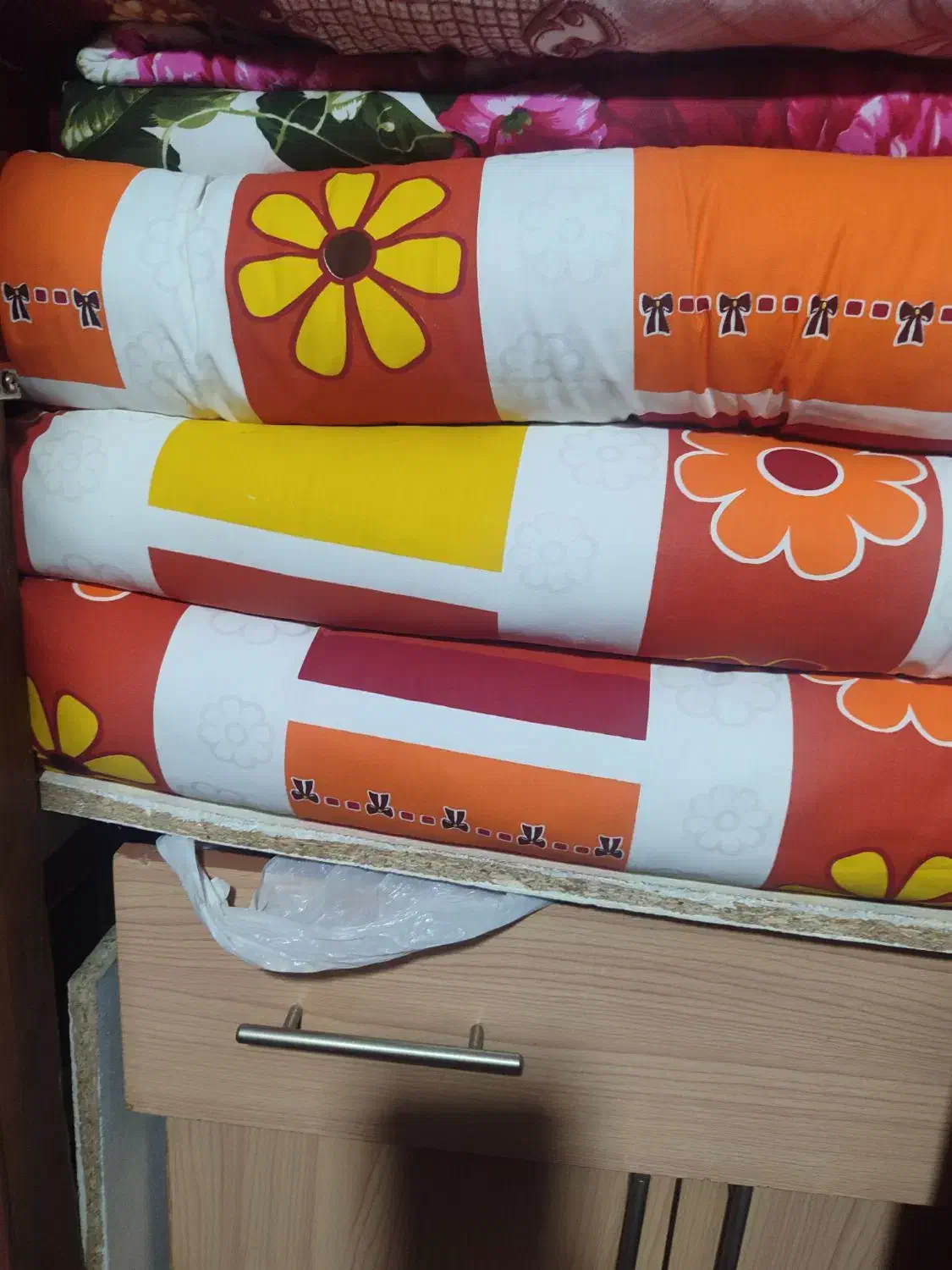 تشک|رختخواب، بالش، پتو|تبریز, |دیوار