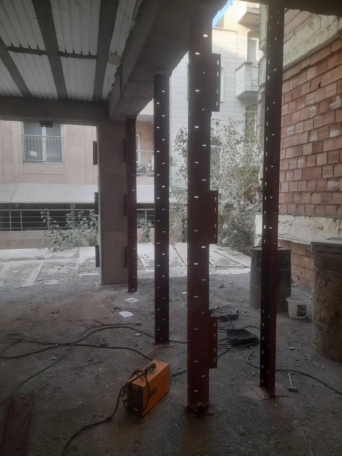 جوشکاری واجرای والپست طبق ایین نامه تهران وحومه|خدمات پیشه و مهارت|نسیمشهر, |دیوار