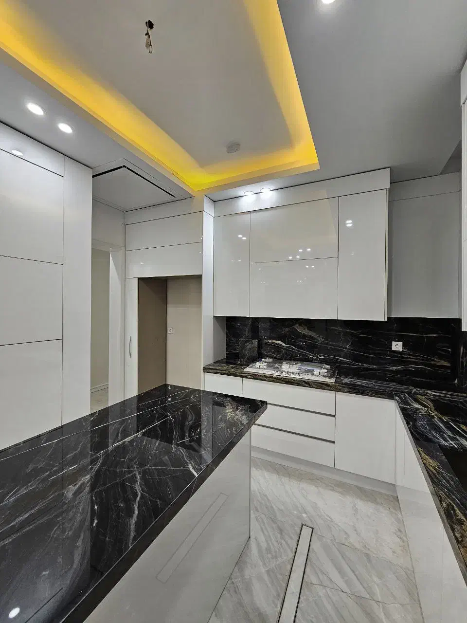 برج باغ ۲۴۰متری  ویو دار نوساز مدرن