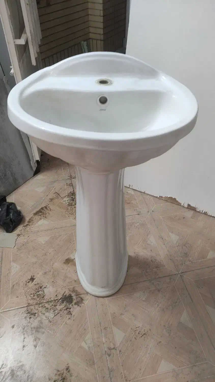 سنگ روشویی در حد نو|لوازم سرویس بهداشتی|قوچان, |دیوار