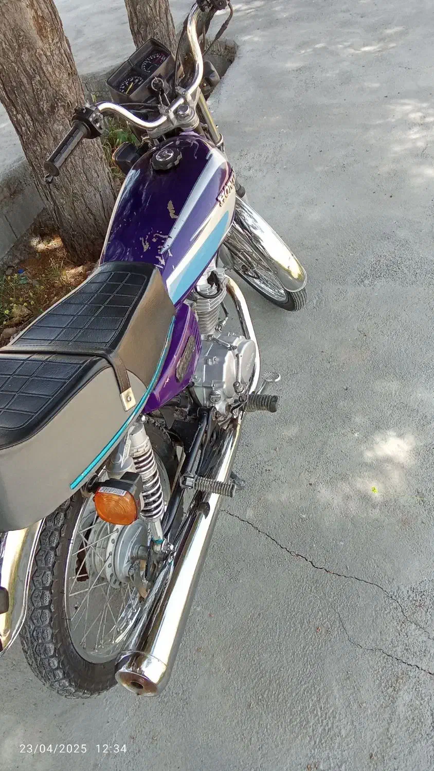 ۱۲۵تیوا|موتورسیکلت|مرودشت, نقش رستم|دیوار