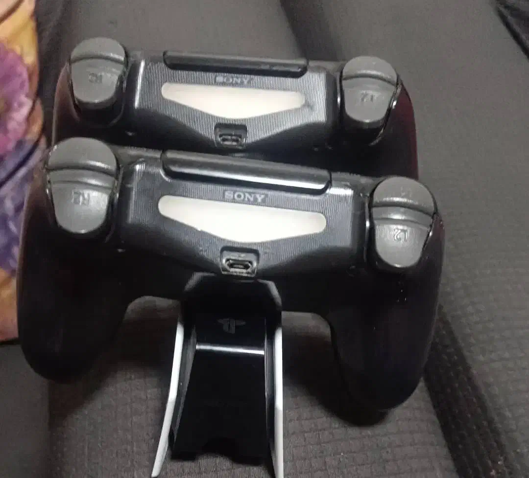 دوعدد دوسته ps4 واستند ps5|کنسول، بازی ویدئویی و آنلاین|اهواز, کیان اباد|دیوار