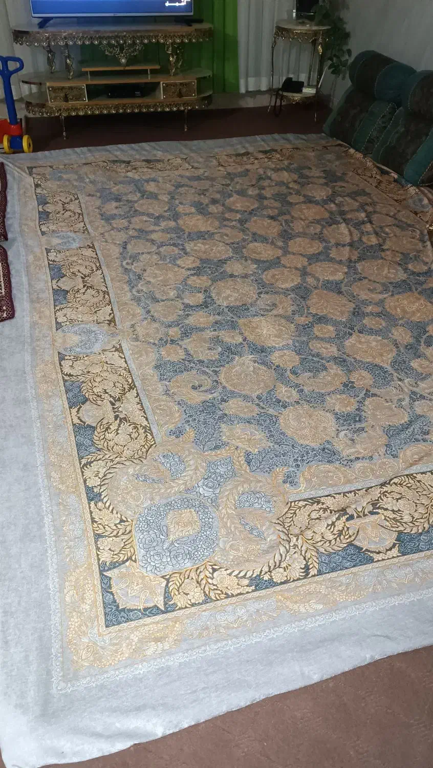 رو فرشی مخمل مدل طلا کوب دو تا هم رو فرشی نمدی|روفرشی|قم, شاه ابراهیم|دیوار