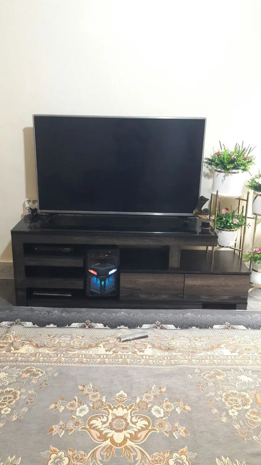 وسایل خانه میزتلوزیون|مبلمان خانگی و میز عسلی|قزوین, |دیوار