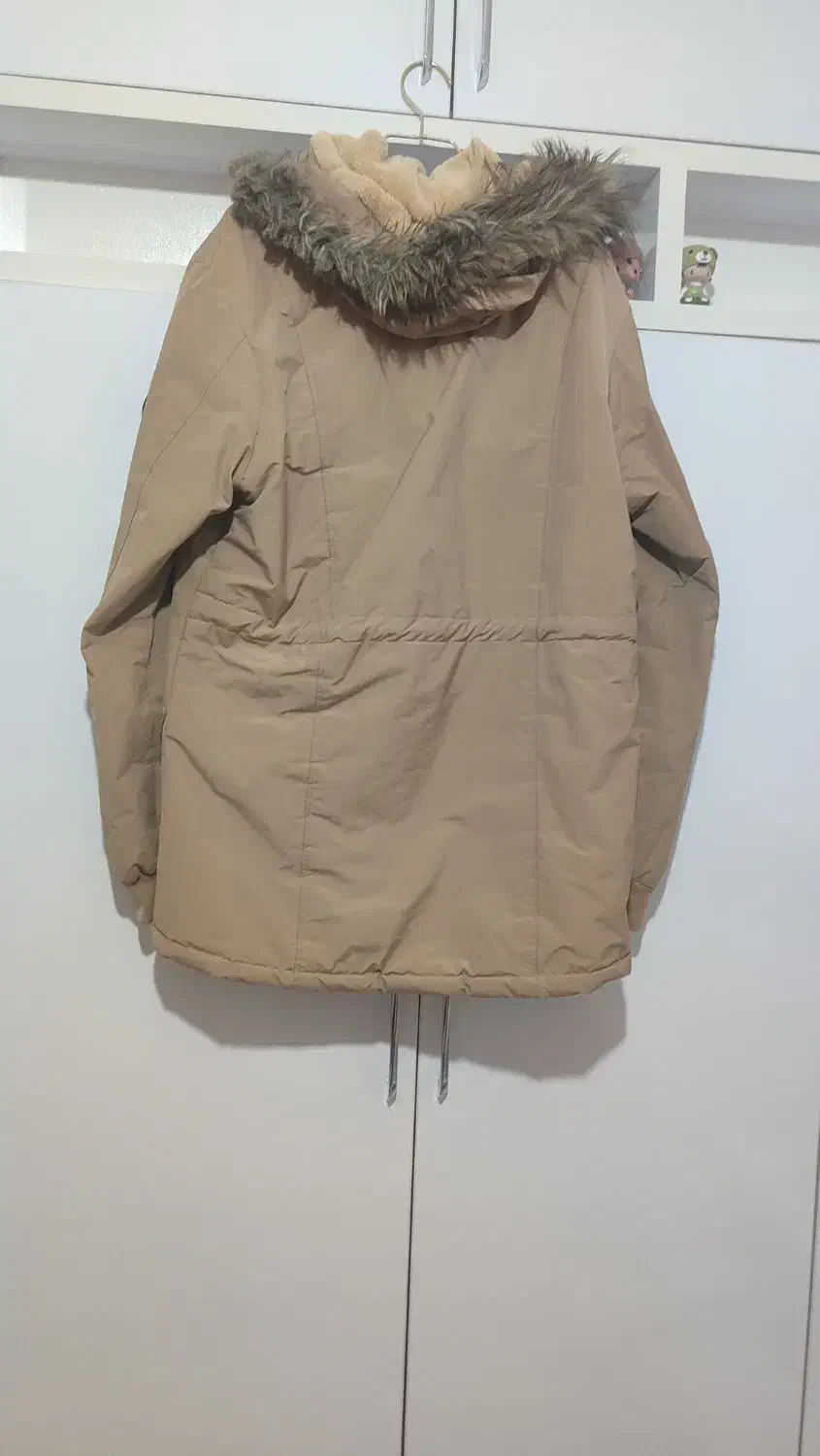 کاپشن اوور ضد آب داخل خز|لباس|قروه, |دیوار