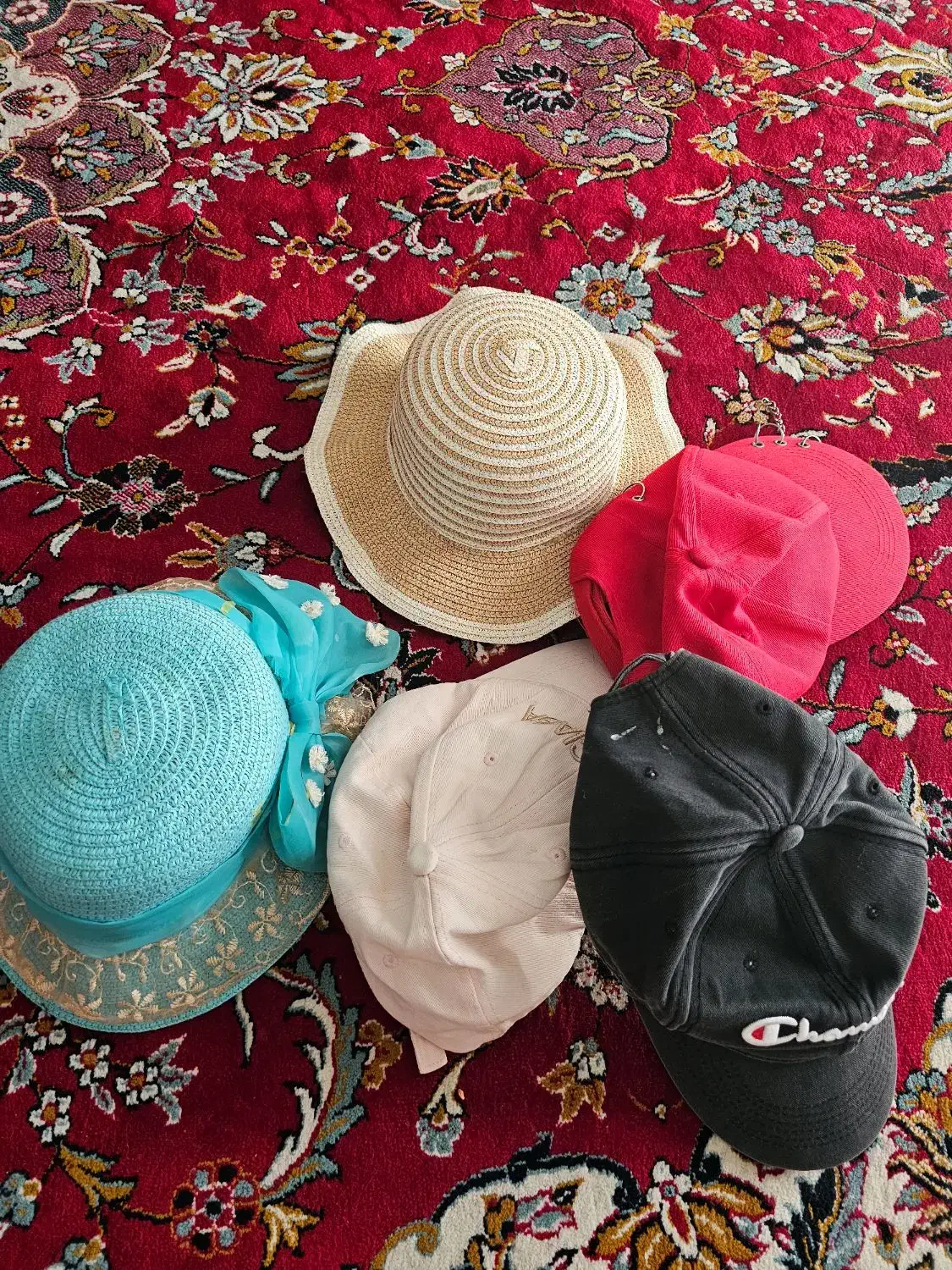 کالسکه کودک و پنج تا کلاه کودک|کالسکه و لوازم جانبی|سمنان, |دیوار