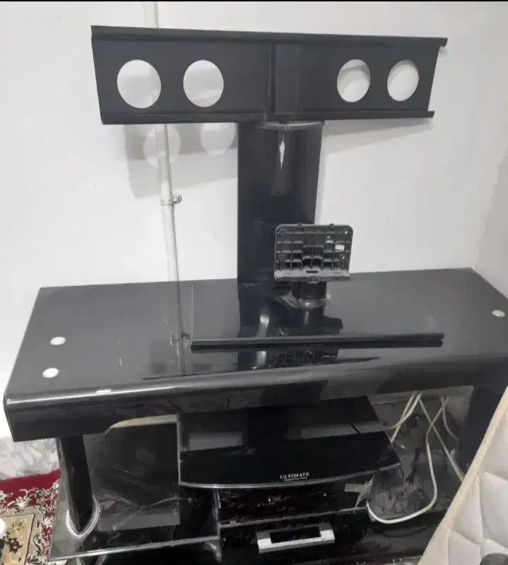 فروش تلویزیون همراه میز شیشه ای|سایر لوازم برقی|زابل, |دیوار