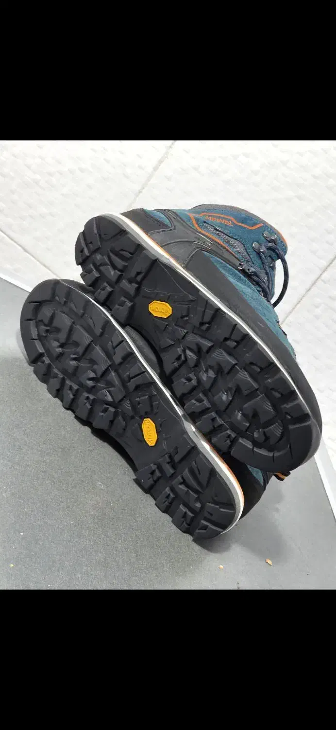 کفش کوهنوردی استوک اورجینال مندل آلمان درصدرا|کیف، کفش، کمربند|صدرا-فارس, فاز ۱|دیوار