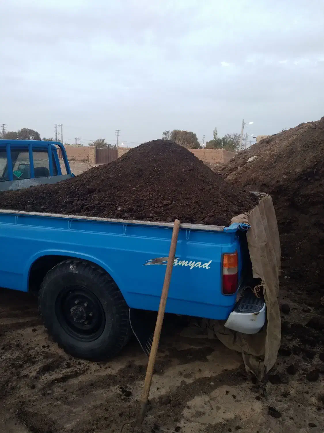 کود پوسیده گاوی وگوسفندی وخاک باغچه|خدمات باغبانی و درختکاری|کرج, فاز ۲ مهرشهر|دیوار