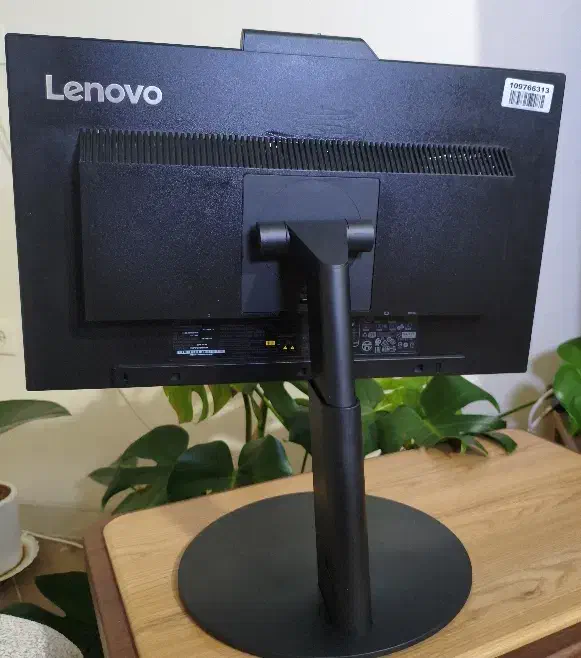 مانیتور 22 اینچ لنوو فول امکانات|قطعات و لوازم جانبی رایانه|کرمان, |دیوار