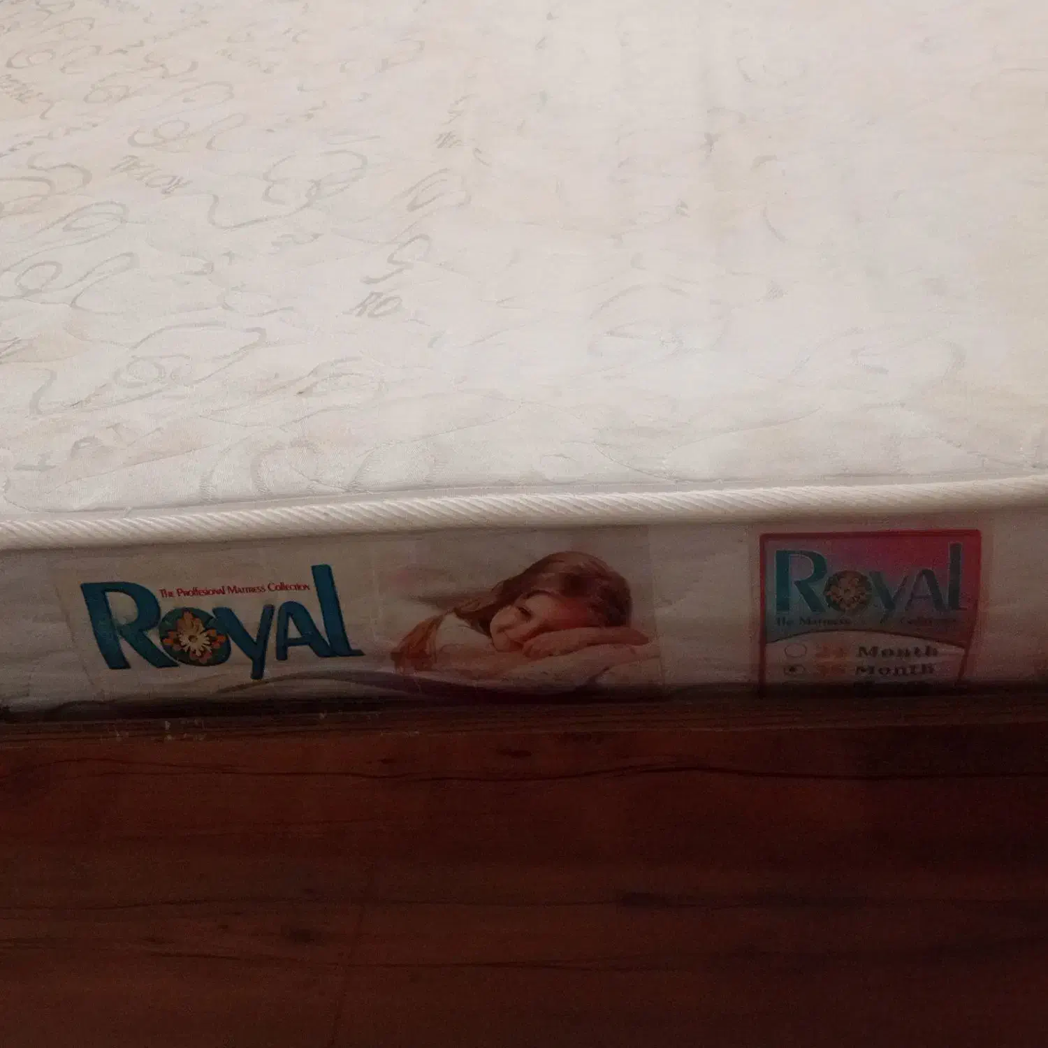 تخت نو به همراه خوشخواب و دو عدد پاتختی|تخت و سرویس خواب|تربتحیدریه, شهرک ولیعصر|دیوار