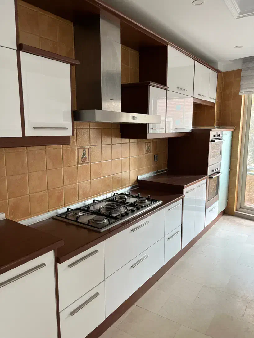 فرشته/ ۲۰۰ متر/ تک واحدی ۲ پارکینگ