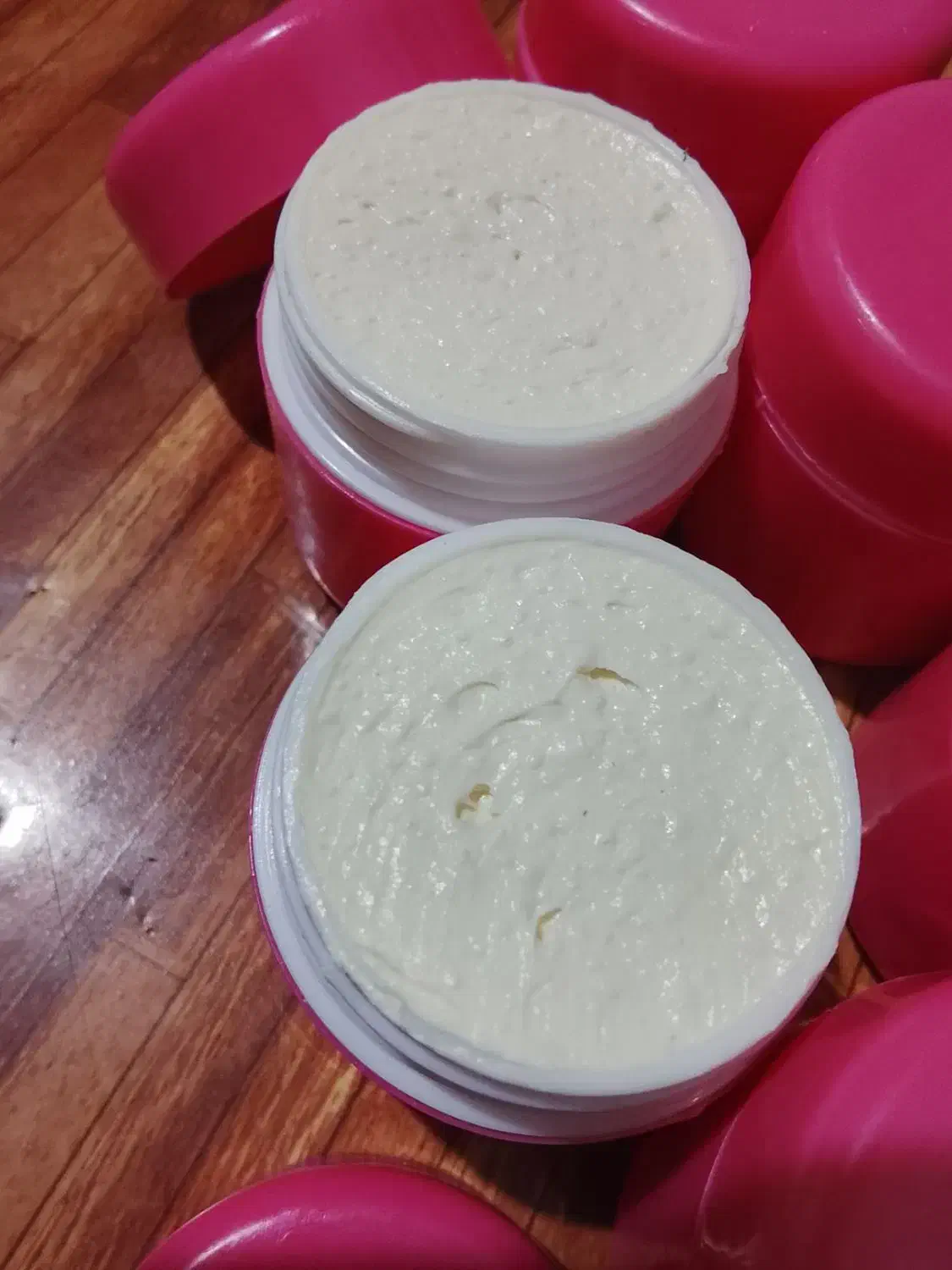 کرمVIPسفیدکننده فوری|آرایشگاه و سالن‌های زیبایی|بافق, |دیوار