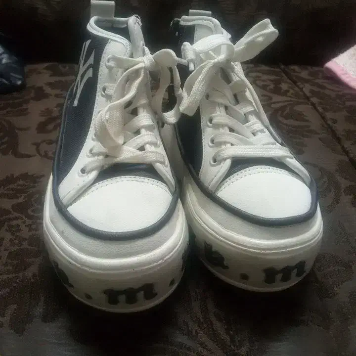 کفش دخترونه|کفش و لباس بچه|شهریار, رضی آباد پایین|دیوار