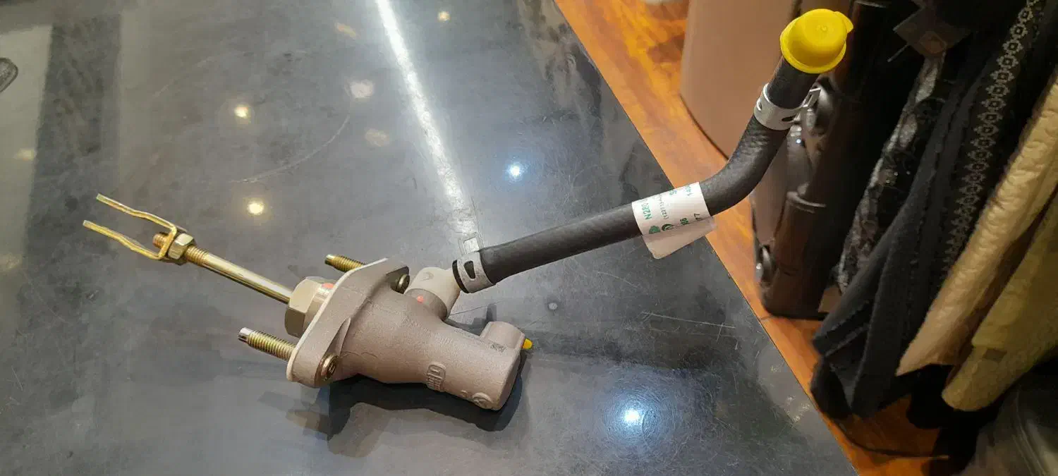 کلاژ بالای شاهین|قطعات یدکی و لوازم جانبی|تهران, فلسطین (میدان انقلاب)|دیوار