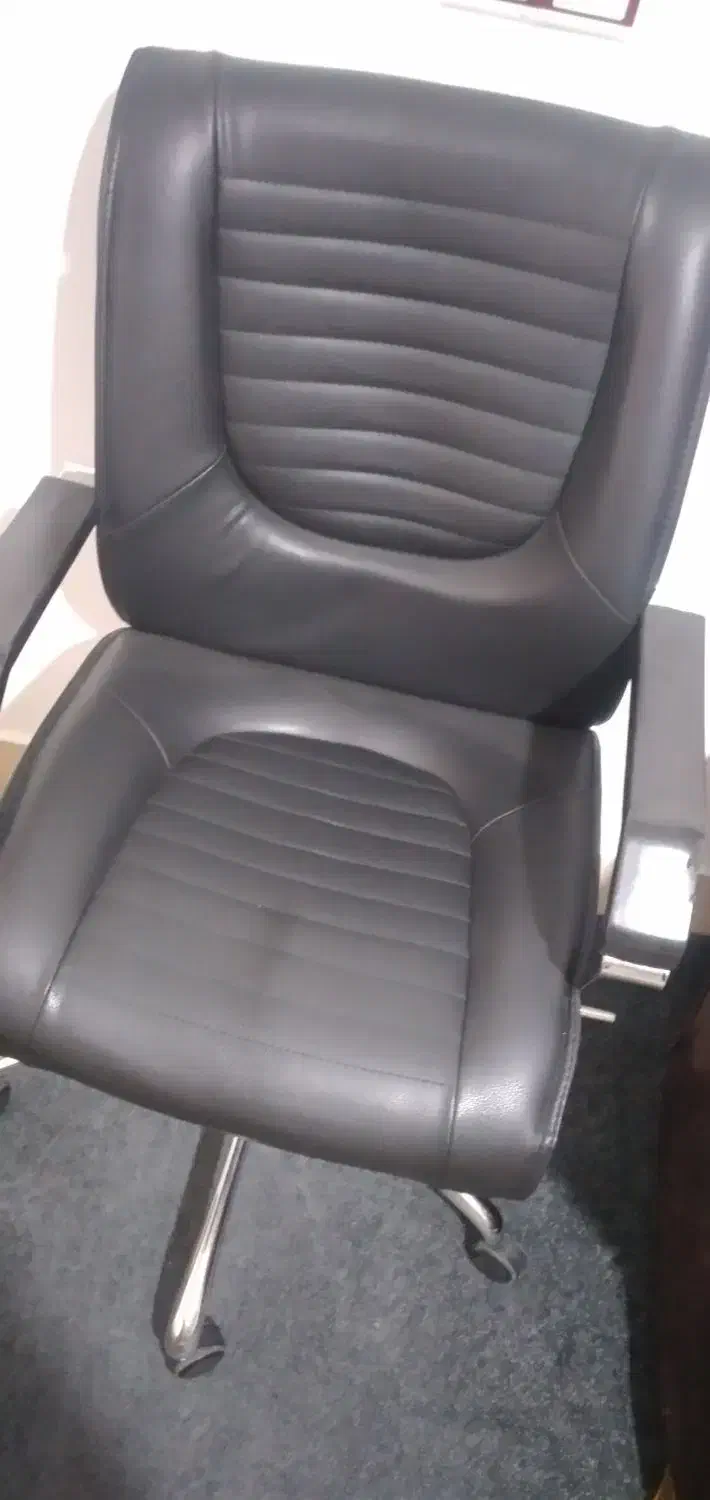 صندلی گردان|صندلی و نیمکت|ایلام, |دیوار