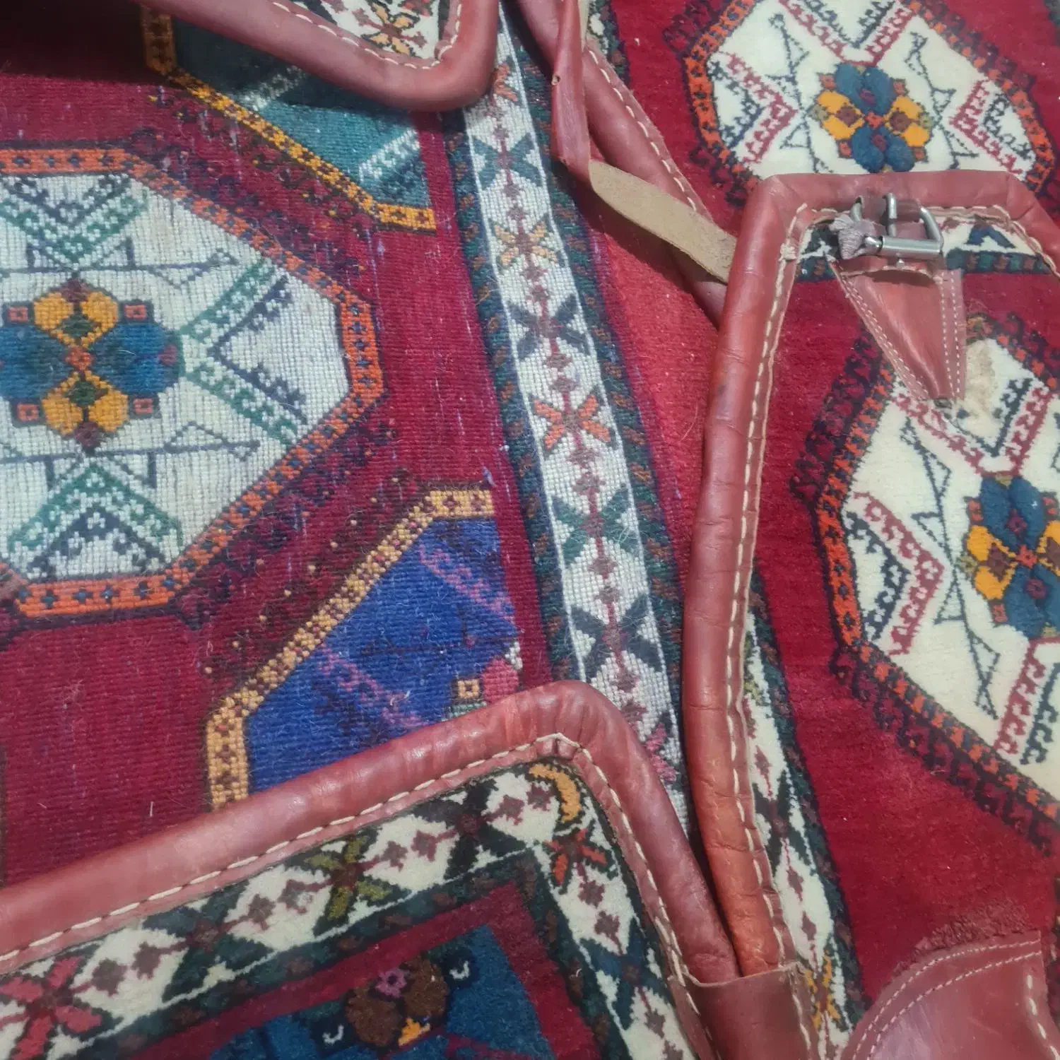 فرش خوابگاه دستباف|فرش|شیراز, تحویلی|دیوار