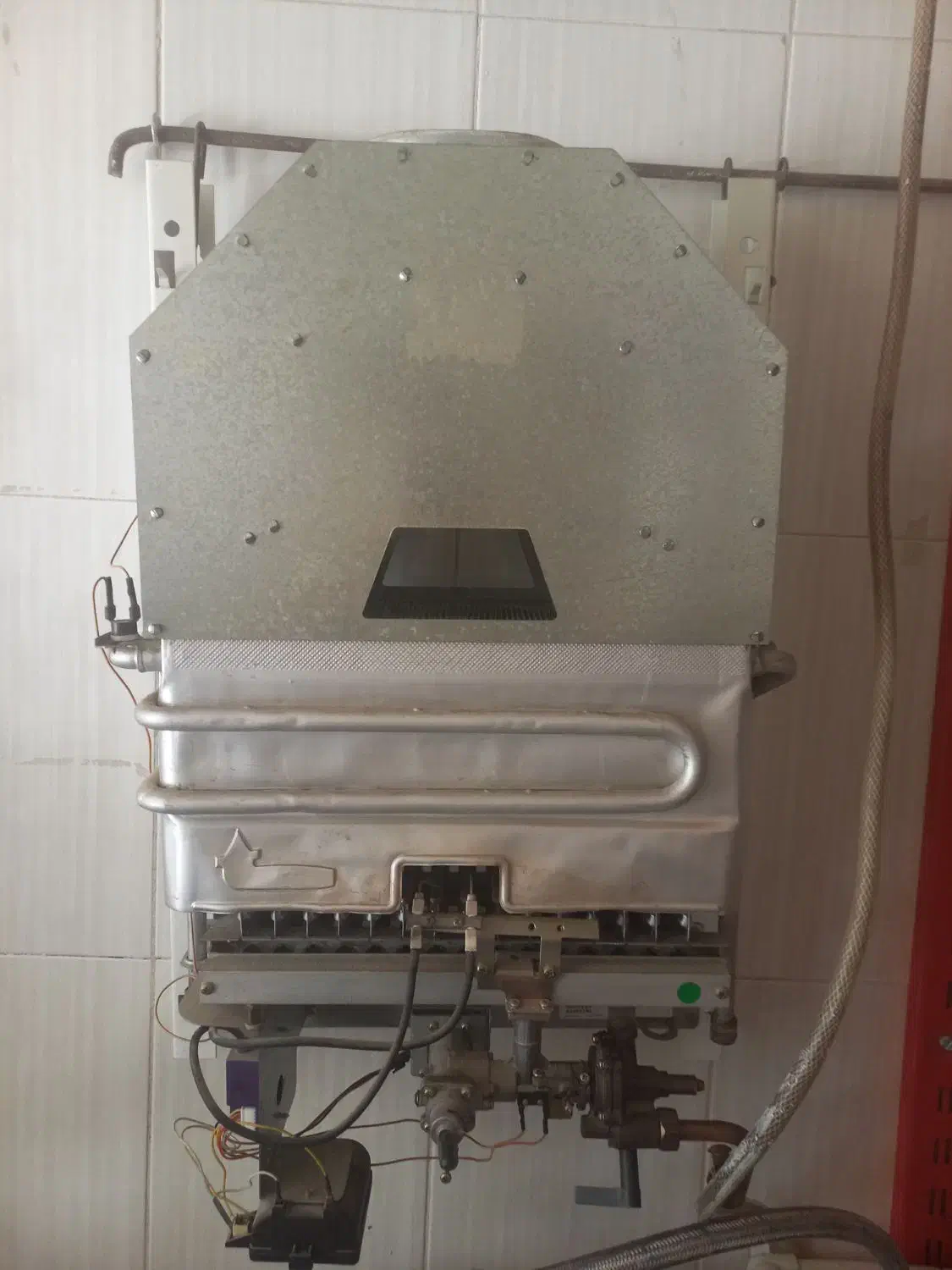 بخاری گازی آبگرمکن دیواری وکلی وسایل دیگه|آبگرمکن، پکیج، شوفاژ|کرمانشاه, |دیوار