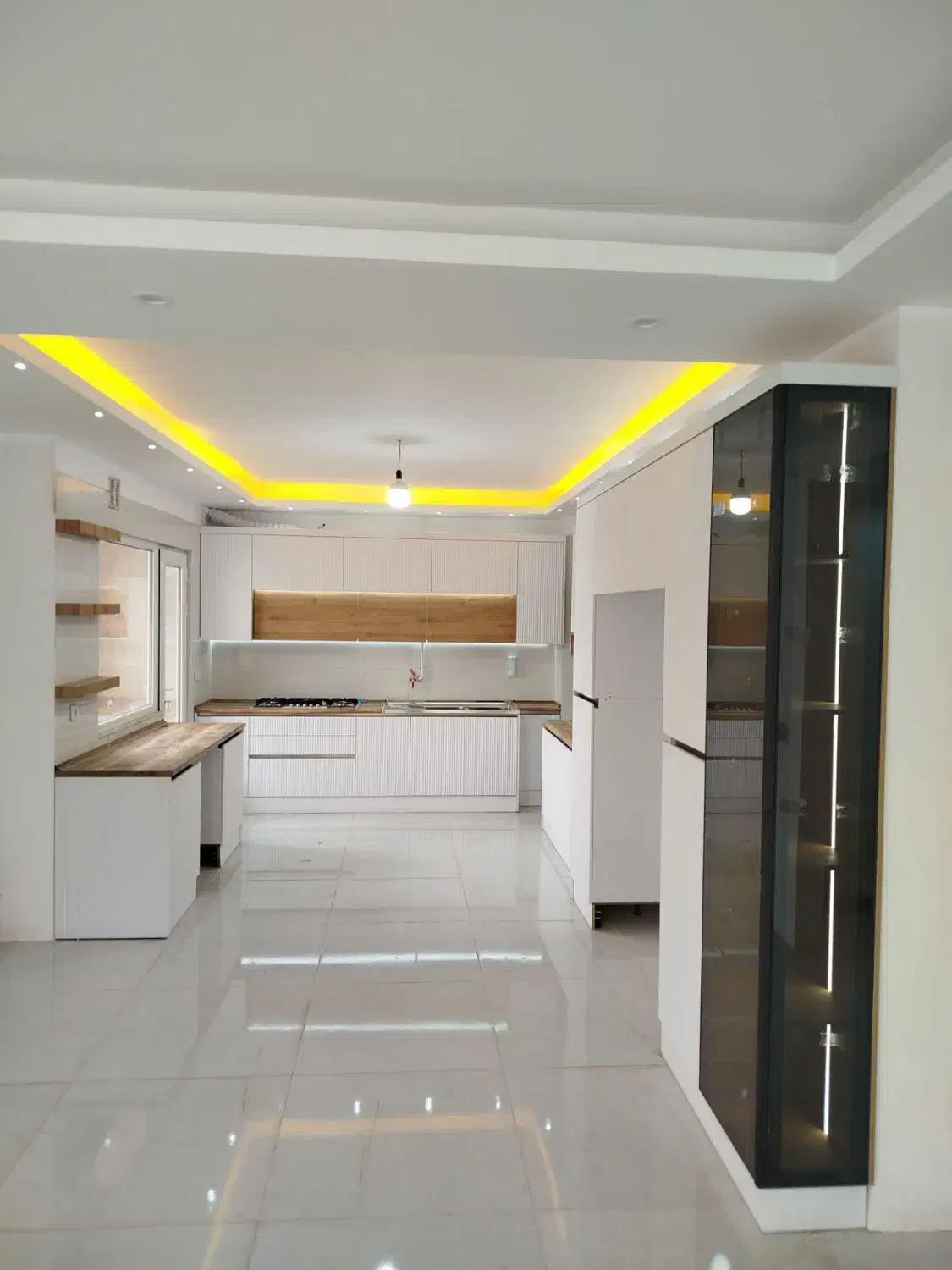 ساخت نصب انواع مصنوعات چوبی کابینت کمد دیواری|جاکفشی، کمد، دراور|ملایر, |دیوار