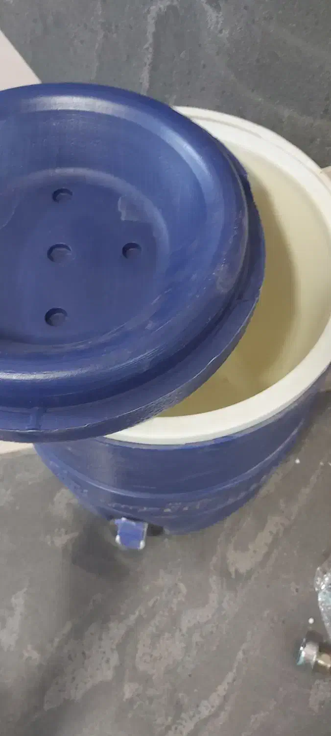 کلمن آب|ظروف نگهدارنده، پلاستیکی، یکبارمصرف|اردبیل, |دیوار